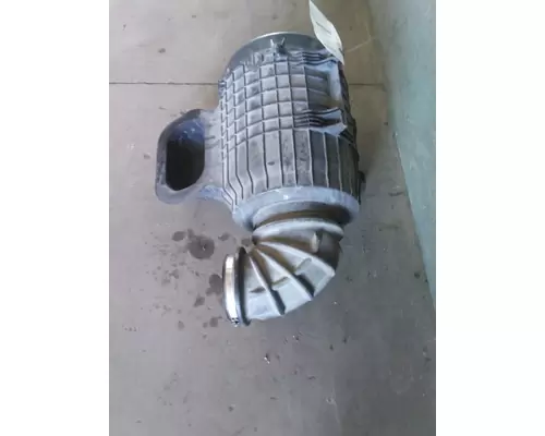 VOLVO VNL AIR CLEANER