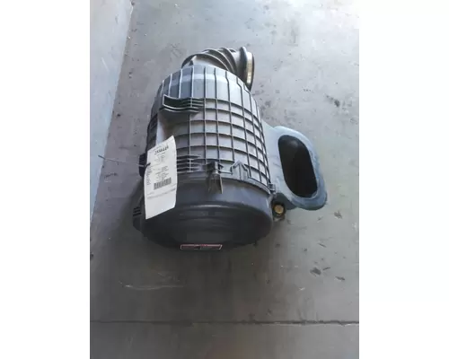 VOLVO VNL AIR CLEANER