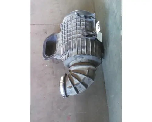 VOLVO VNL AIR CLEANER