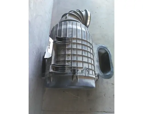 VOLVO VNL AIR CLEANER