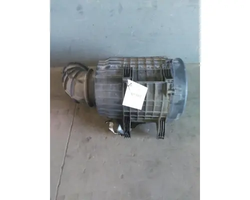 VOLVO VNL AIR CLEANER