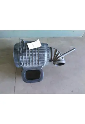 VOLVO VNL AIR CLEANER