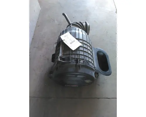 VOLVO VNL AIR CLEANER