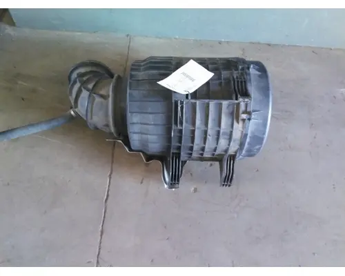 VOLVO VNL AIR CLEANER