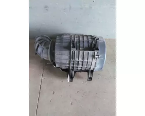 VOLVO VNL AIR CLEANER
