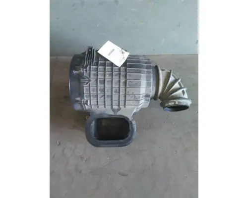 VOLVO VNL AIR CLEANER