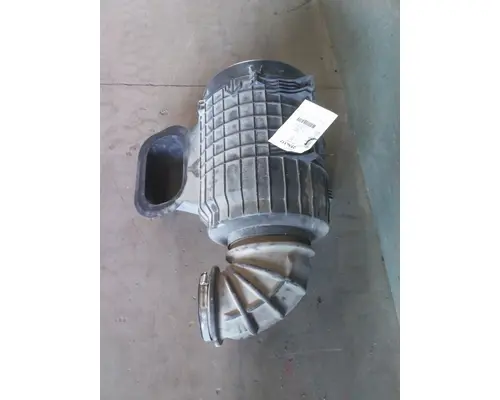 VOLVO VNL AIR CLEANER