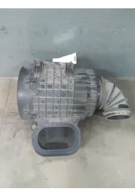 VOLVO VNL AIR CLEANER