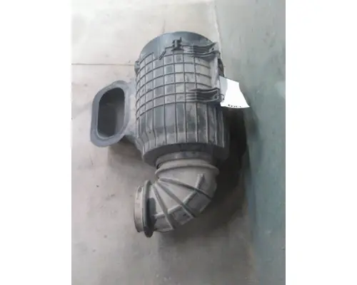 VOLVO VNL AIR CLEANER