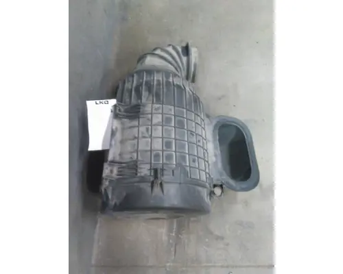 VOLVO VNL AIR CLEANER