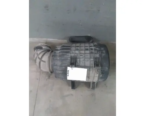 VOLVO VNL AIR CLEANER