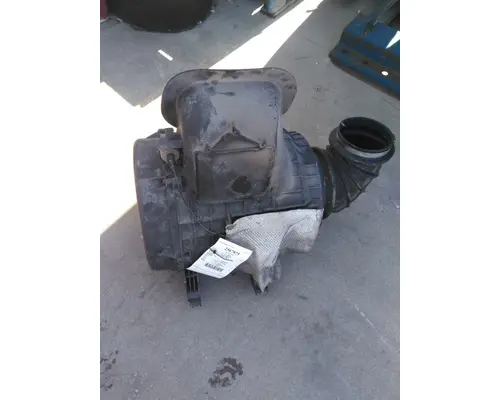 VOLVO VNL AIR CLEANER