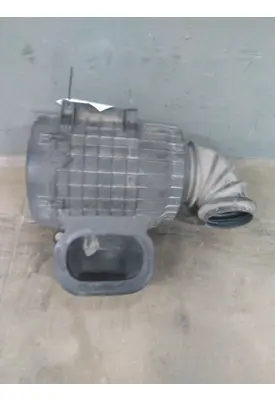 VOLVO VNL AIR CLEANER