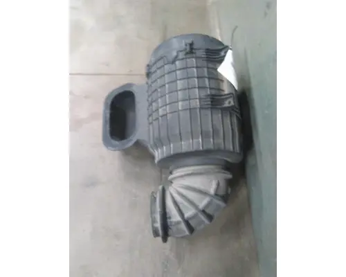 VOLVO VNL AIR CLEANER