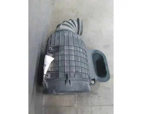 VOLVO VNL AIR CLEANER