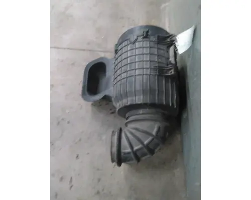 VOLVO VNL AIR CLEANER