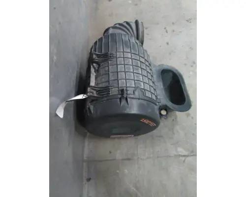 VOLVO VNL AIR CLEANER