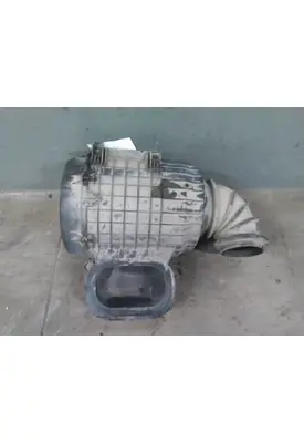 VOLVO VNL AIR CLEANER