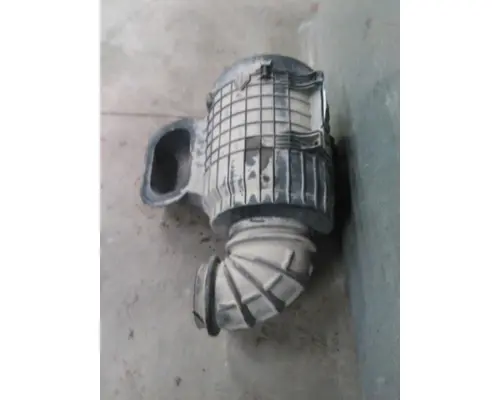 VOLVO VNL AIR CLEANER