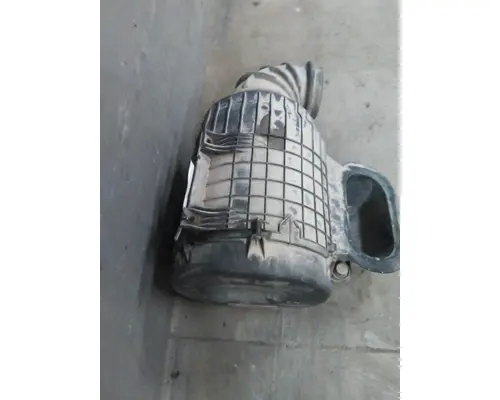 VOLVO VNL AIR CLEANER