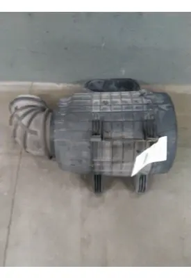 VOLVO VNL AIR CLEANER