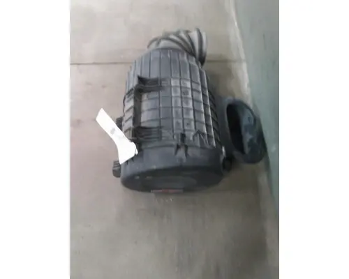 VOLVO VNL AIR CLEANER