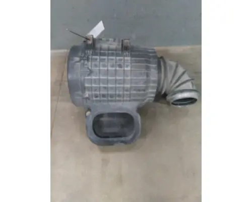 VOLVO VNL AIR CLEANER