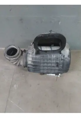 VOLVO VNL AIR CLEANER