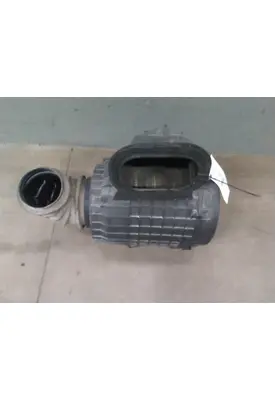 VOLVO VNL AIR CLEANER