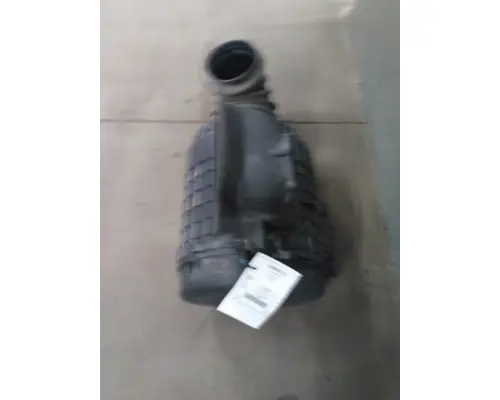 VOLVO VNL AIR CLEANER