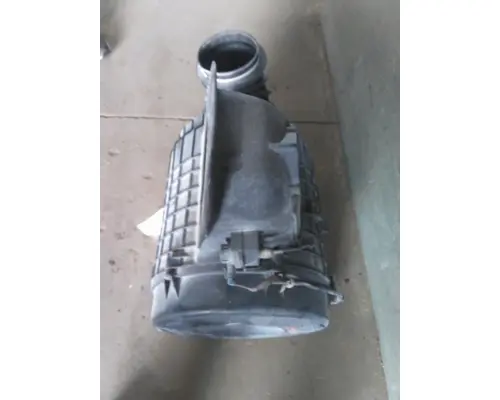 VOLVO VNL AIR CLEANER