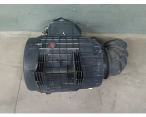 VOLVO VNL AIR CLEANER