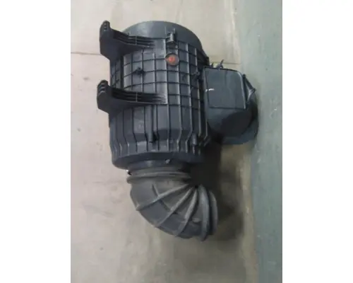 VOLVO VNL AIR CLEANER