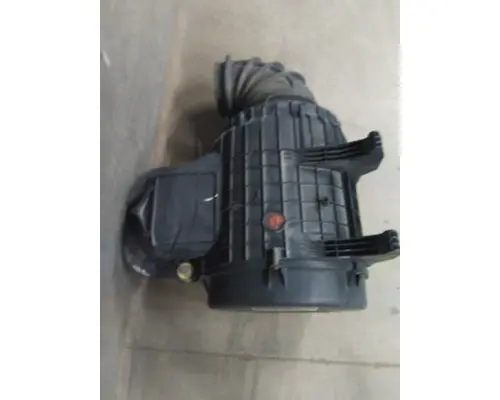 VOLVO VNL AIR CLEANER