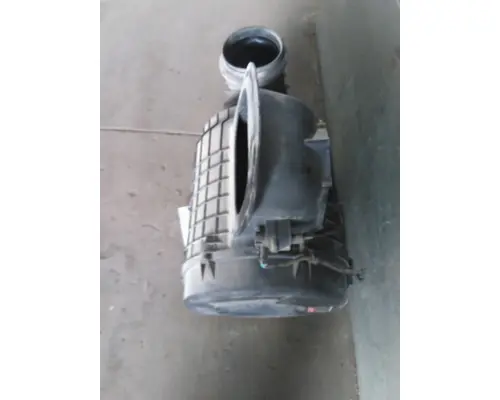 VOLVO VNL AIR CLEANER