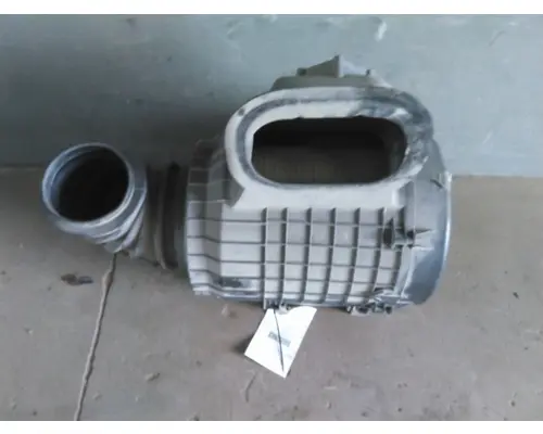 VOLVO VNL AIR CLEANER