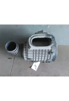 VOLVO VNL AIR CLEANER