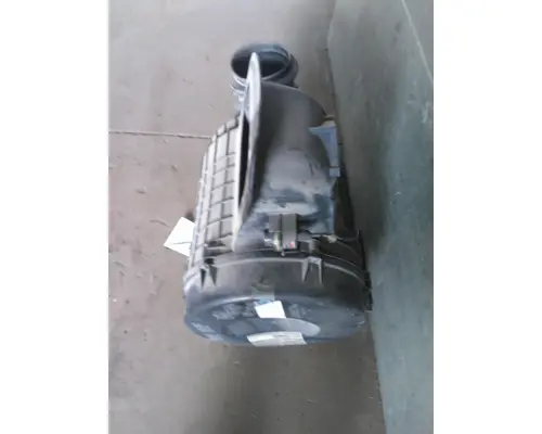 VOLVO VNL AIR CLEANER