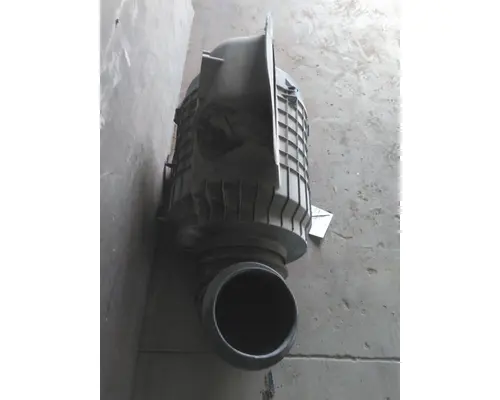 VOLVO VNL AIR CLEANER