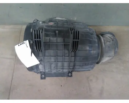 VOLVO VNL AIR CLEANER
