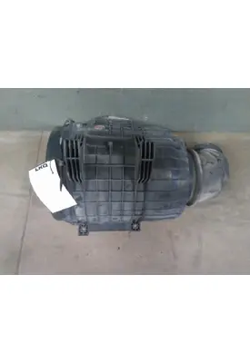 VOLVO VNL AIR CLEANER