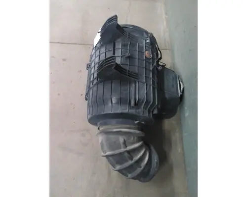 VOLVO VNL AIR CLEANER