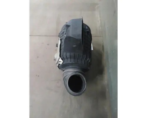 VOLVO VNL AIR CLEANER