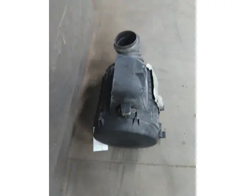VOLVO VNL AIR CLEANER