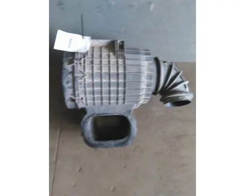 VOLVO VNL AIR CLEANER