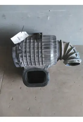 VOLVO VNL AIR CLEANER