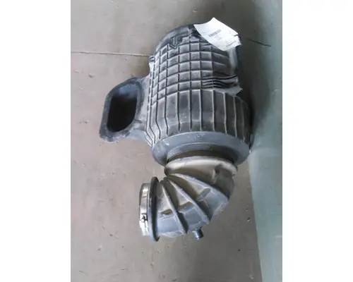 VOLVO VNL AIR CLEANER