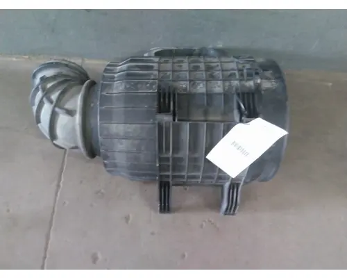 VOLVO VNL AIR CLEANER