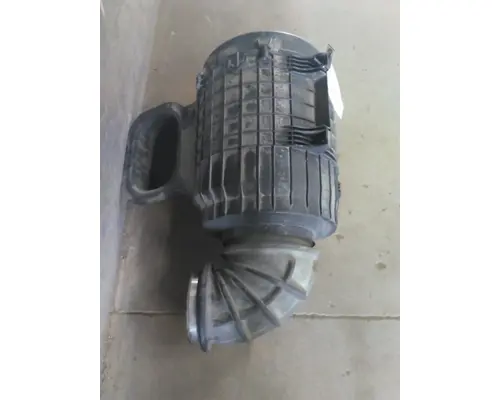 VOLVO VNL AIR CLEANER