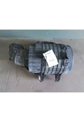 VOLVO VNL AIR CLEANER